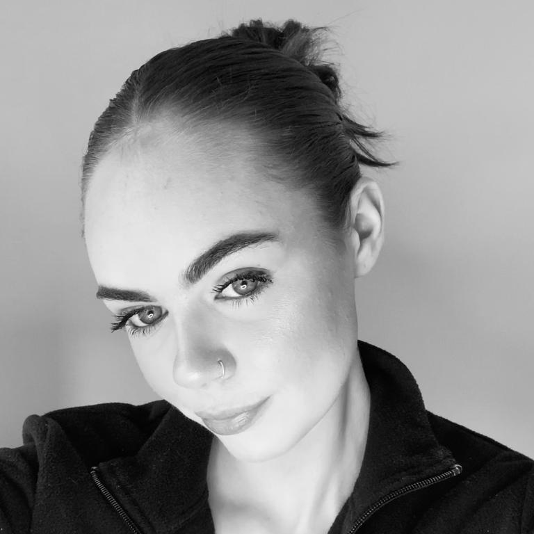 Amy Connolly Profile Shot